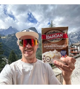 Dyrektor zdejmuje okulary