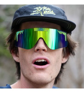 Sunčane naočale s gornjim poklopcem u Centru odmor